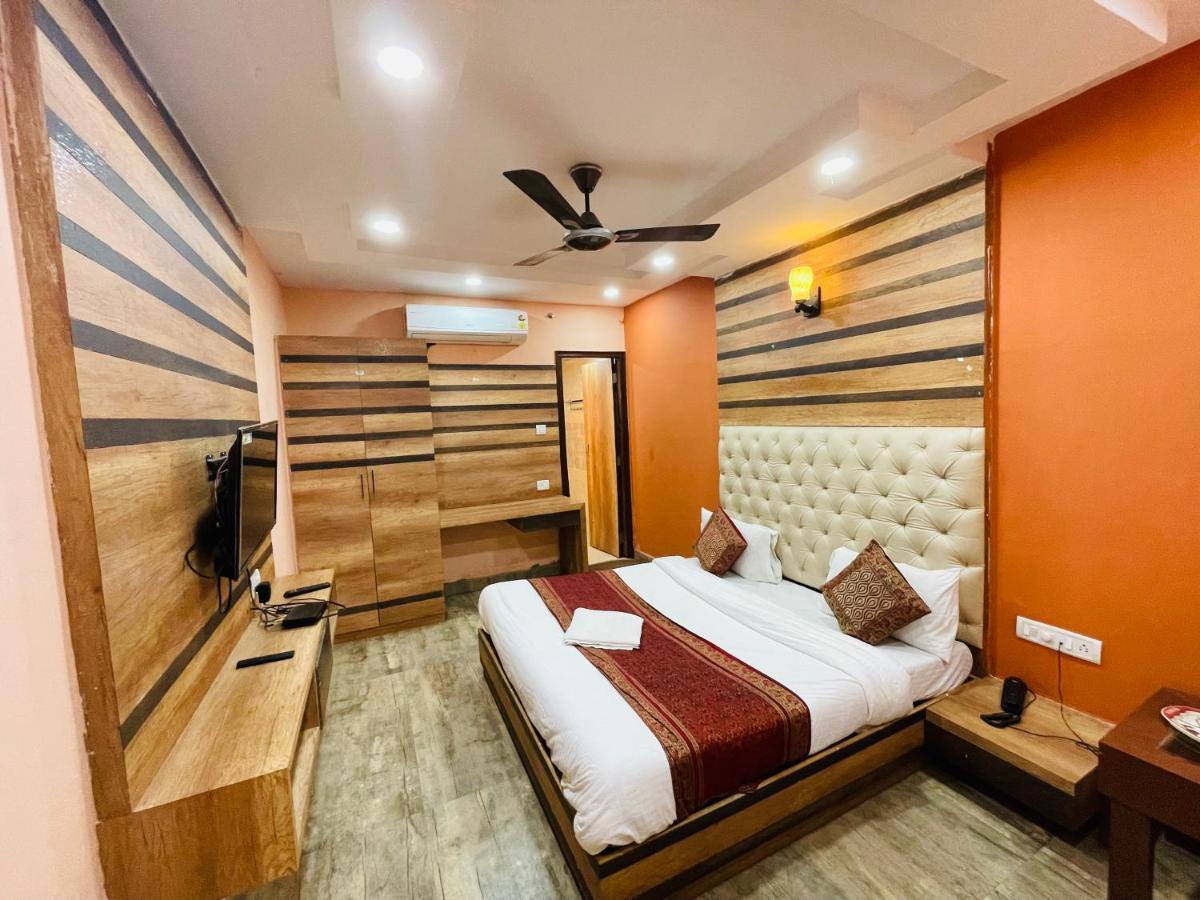 Hotel Augusto Varanasi Exteriör bild