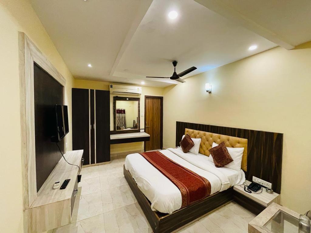 Hotel Augusto Varanasi Exteriör bild